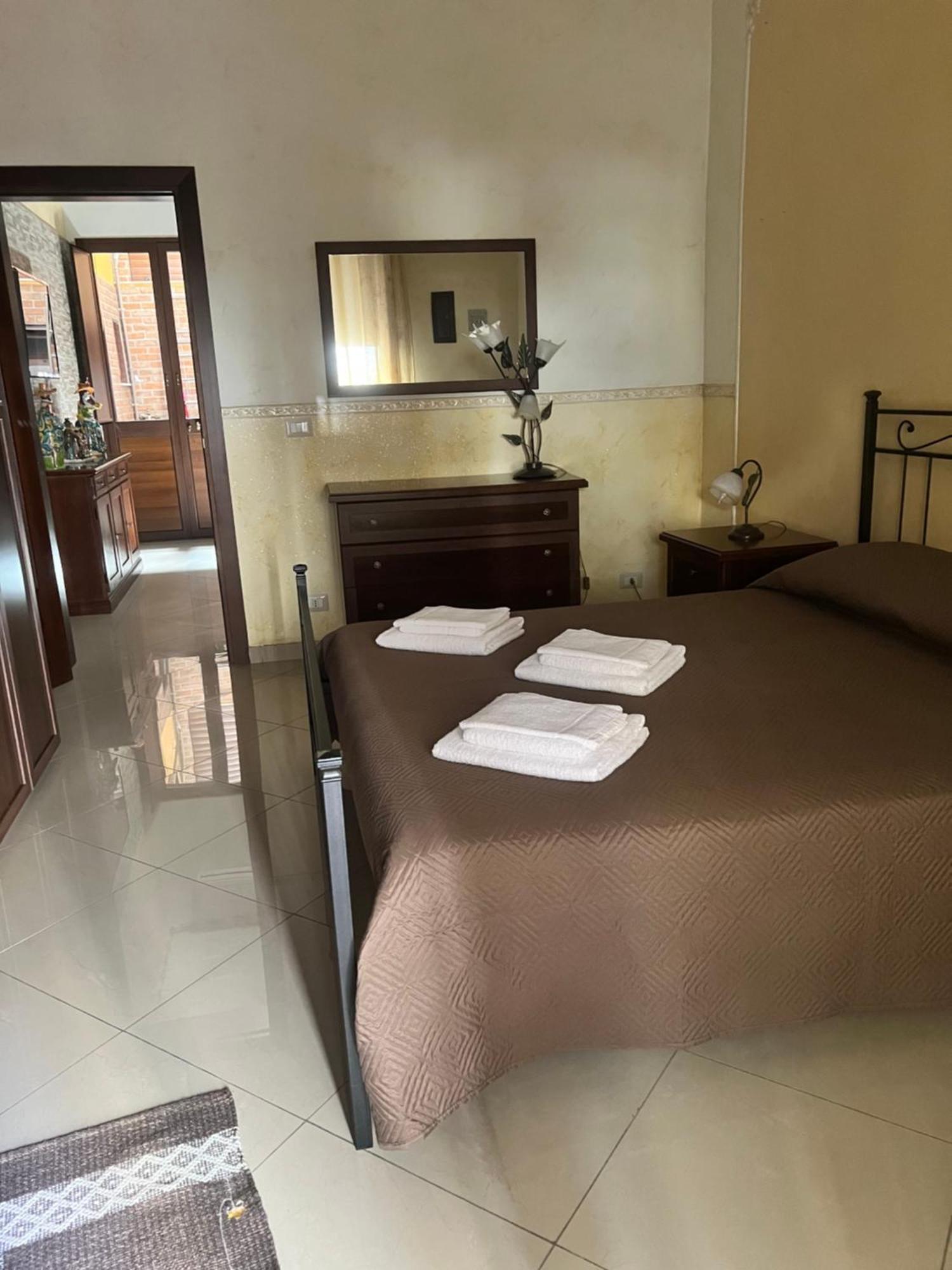 De Lorenzo 21 Apartment 卡塔尼亚 外观 照片